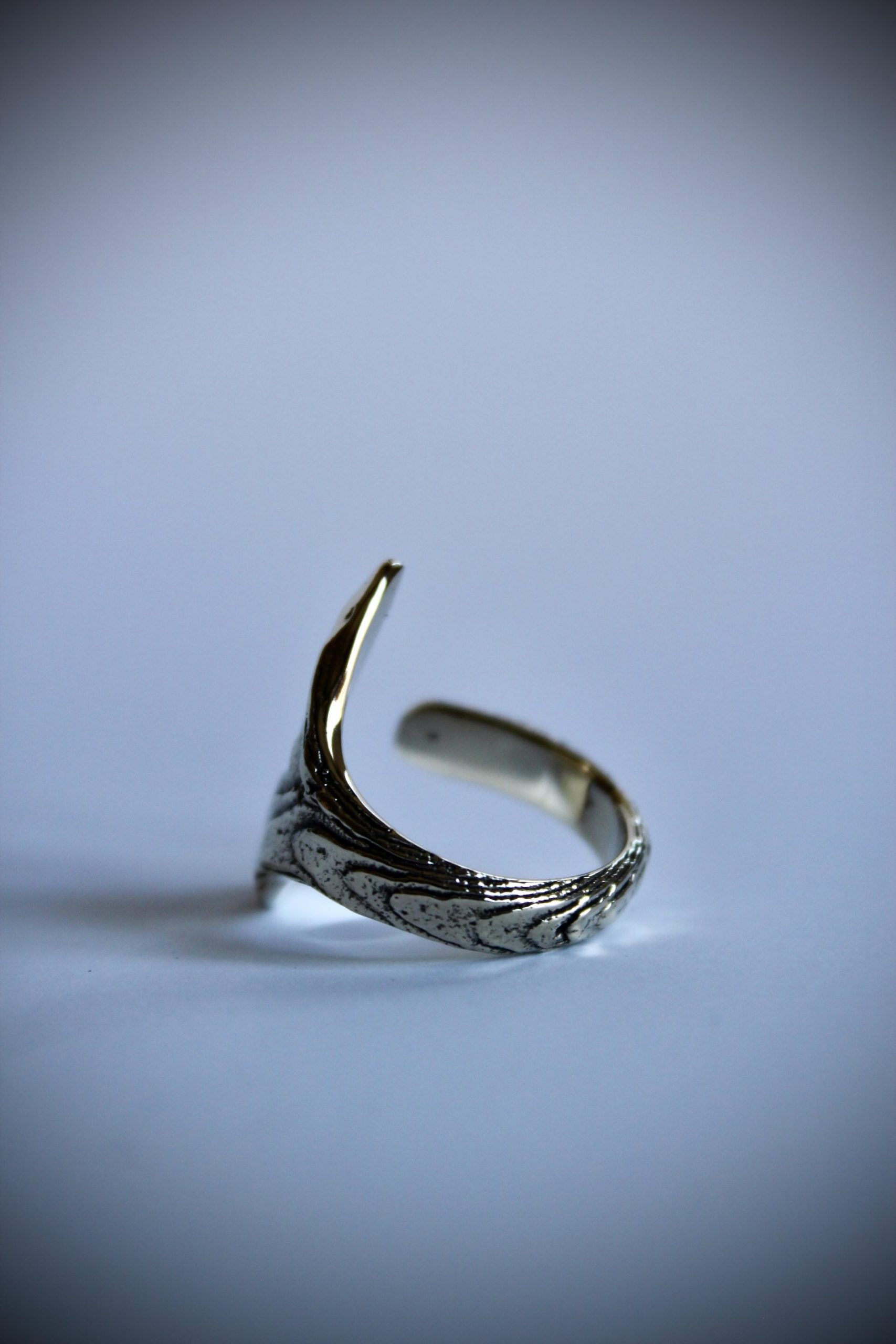 Cuttlefish Textured Whale Tail Ring - Brass - Image 2