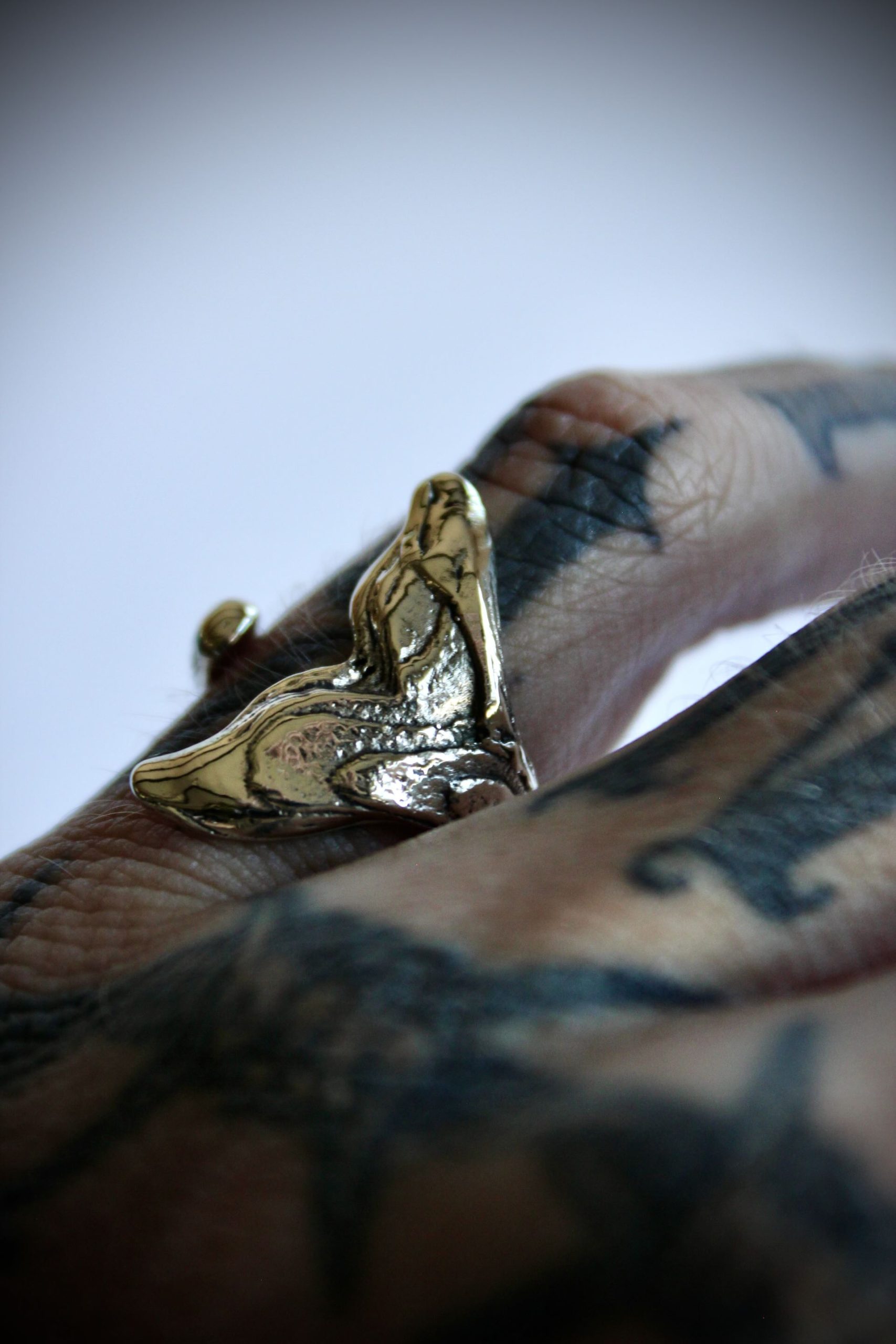 Cuttlefish Textured Whale Tail Ring - Brass - Image 4