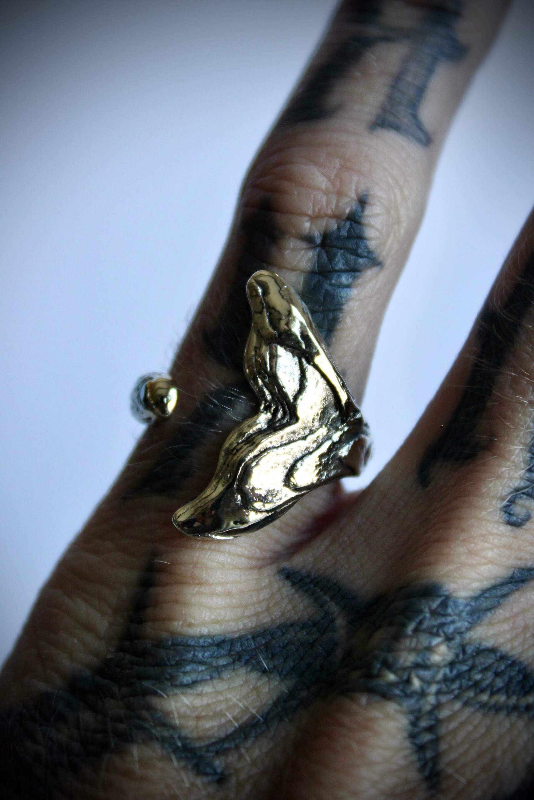 Cuttlefish Textured Whale Tail Ring - Brass - Image 5